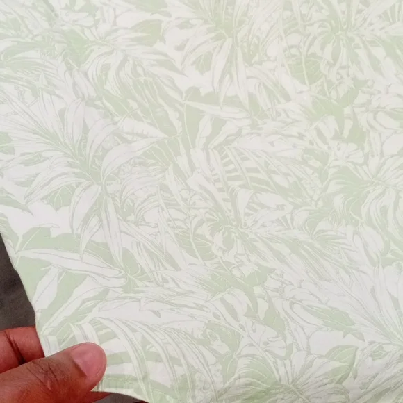 Columbia Men’s Short Sleeve Hawaiian Shirt – Tropical Print - Picture 4 of 8